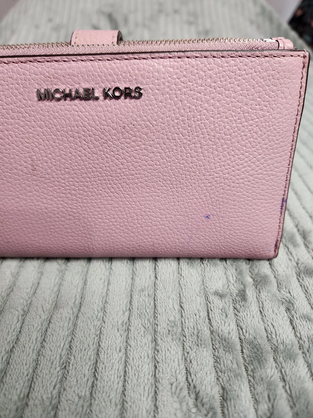 MICHAEL Michael Kors Adele Double-Zip Pebble Leather phone Wristlet Lilac Pink